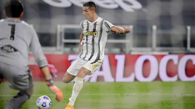  那不勒斯客场大胜罗马强势登顶意甲积分榜首