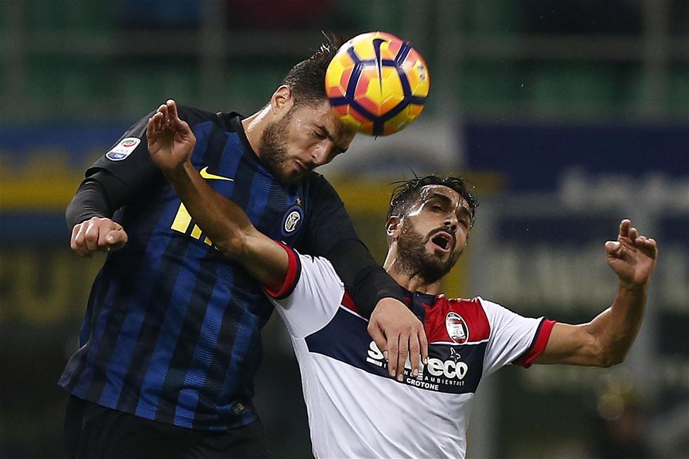  AC米兰德比告捷，莱奥双响炮点燃圣西罗激情